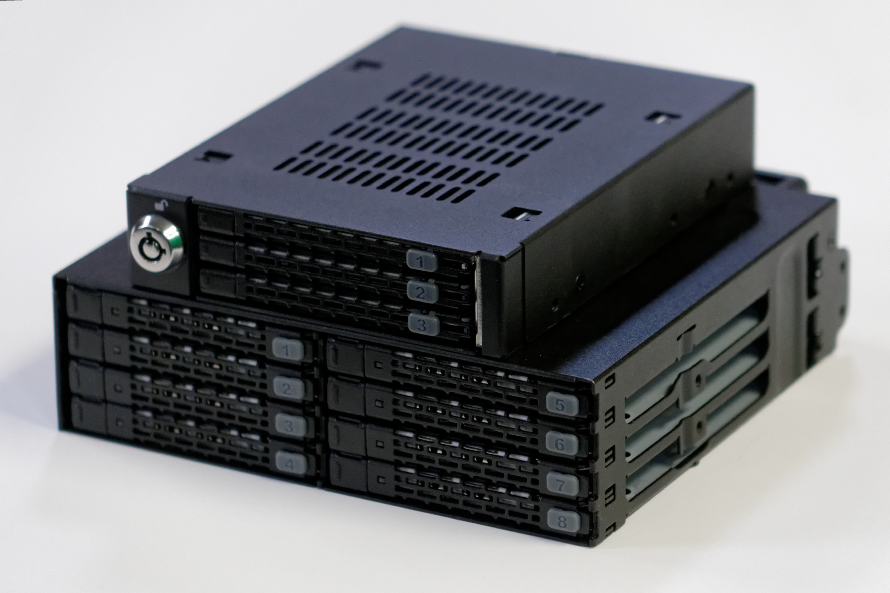 ICY DOCK ToughArmor MB998SP-B and MB993SK-B Review – Space Efficient Hot-Swappable SATA