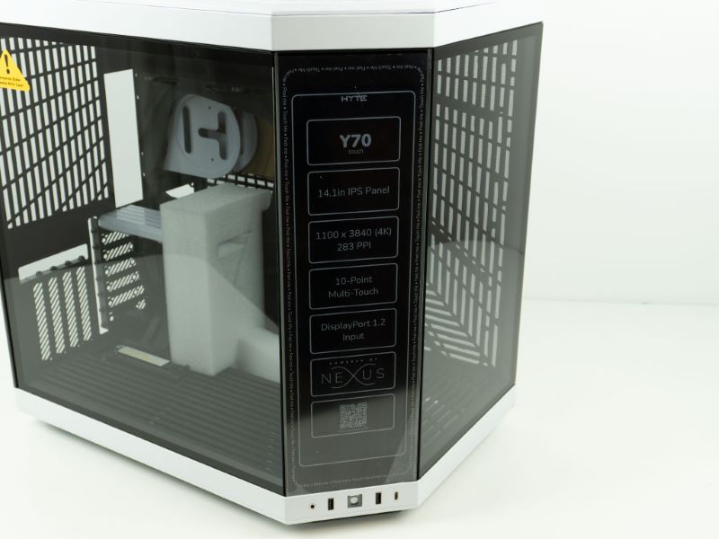 HYTE Y70 Touch, A Big Screen Case